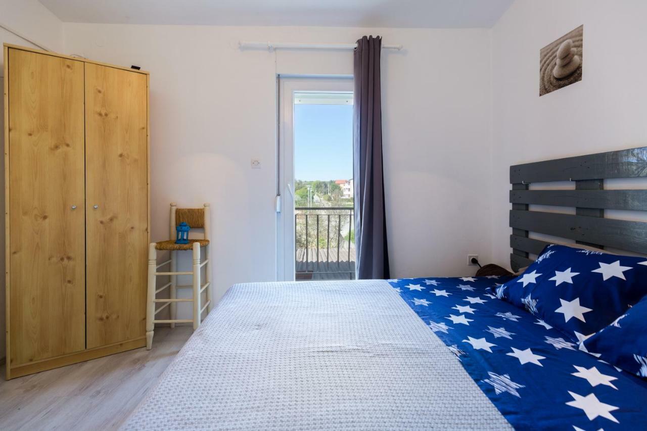 Apartment Marija Petrcane Bagian luar foto