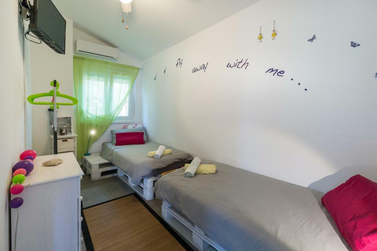 Apartment Marija Petrcane Bagian luar foto